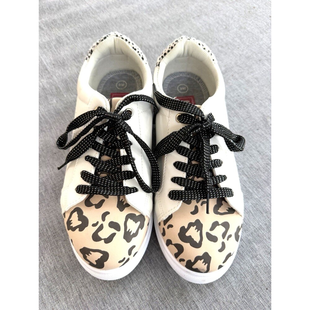 Jelly Pop Women's Size 9 M Comfort Fit Breezy Casual Sneakers White leopard